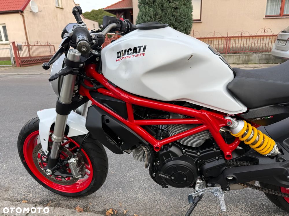 Ducati Monster - 19