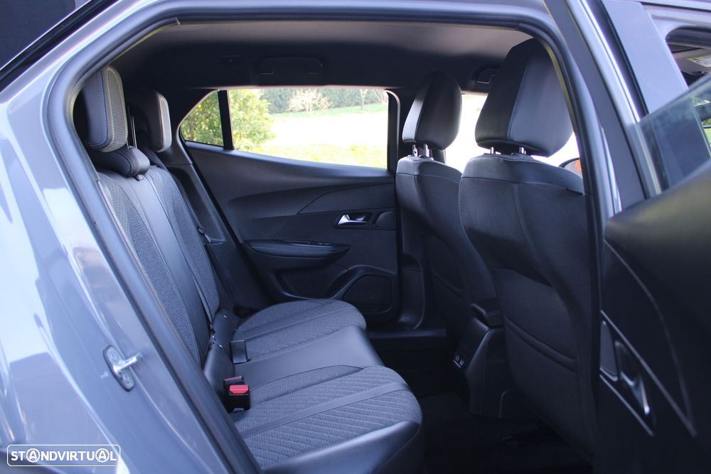 Peugeot 2008 1.2 PureTech Allure Pack EAT8 - 33