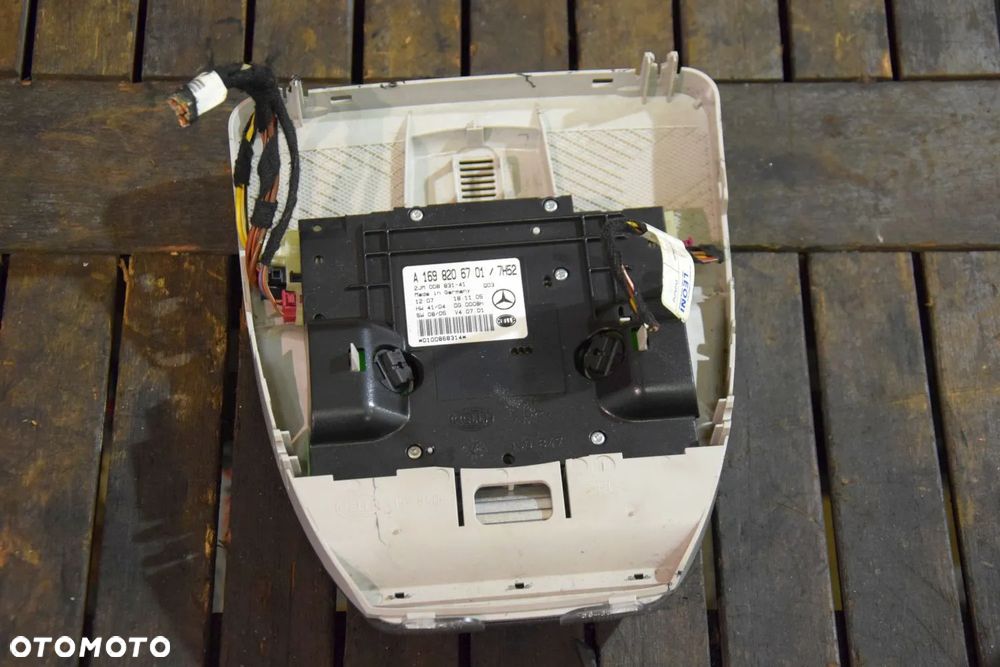 Mercedes A-Klasa W169 W245 Lampka oświetlnie kabiny A1698206701 ze sterowaniem szyberdachem - 2