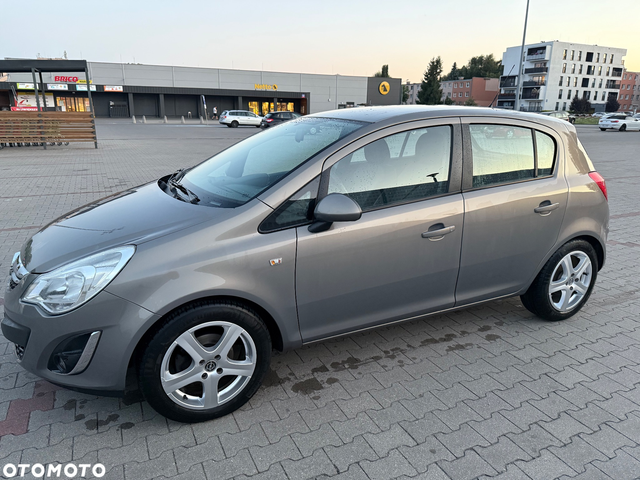 Opel Corsa 1.4 16V Cosmo - 6