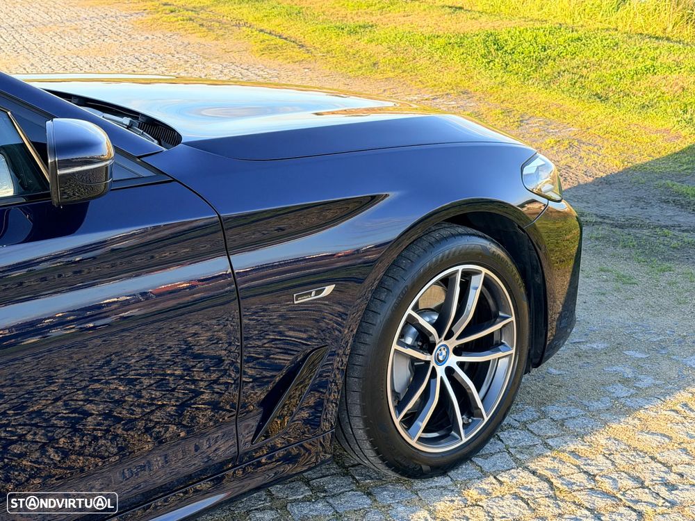 BMW 530 e Pack Desportivo M - 18