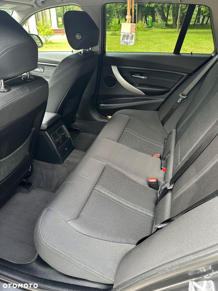 BMW Seria 3 318d Advantage - 17