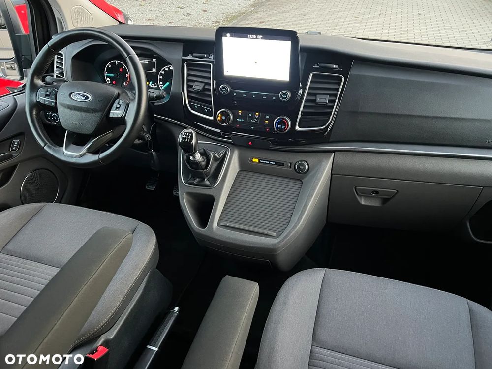 Ford Tourneo Custom 2.0 EcoBlue L1 Titanium - 19