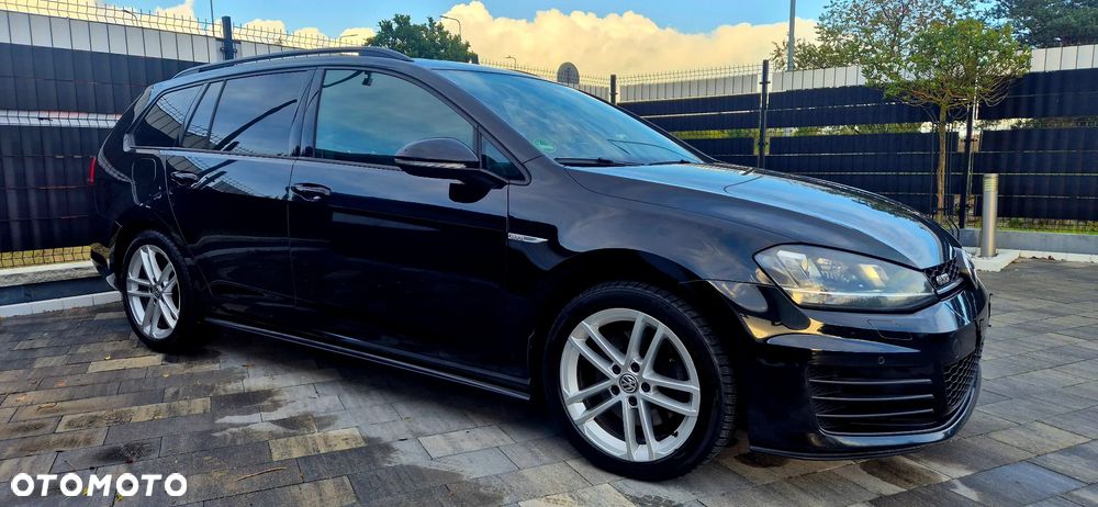 Volkswagen Golf - 8
