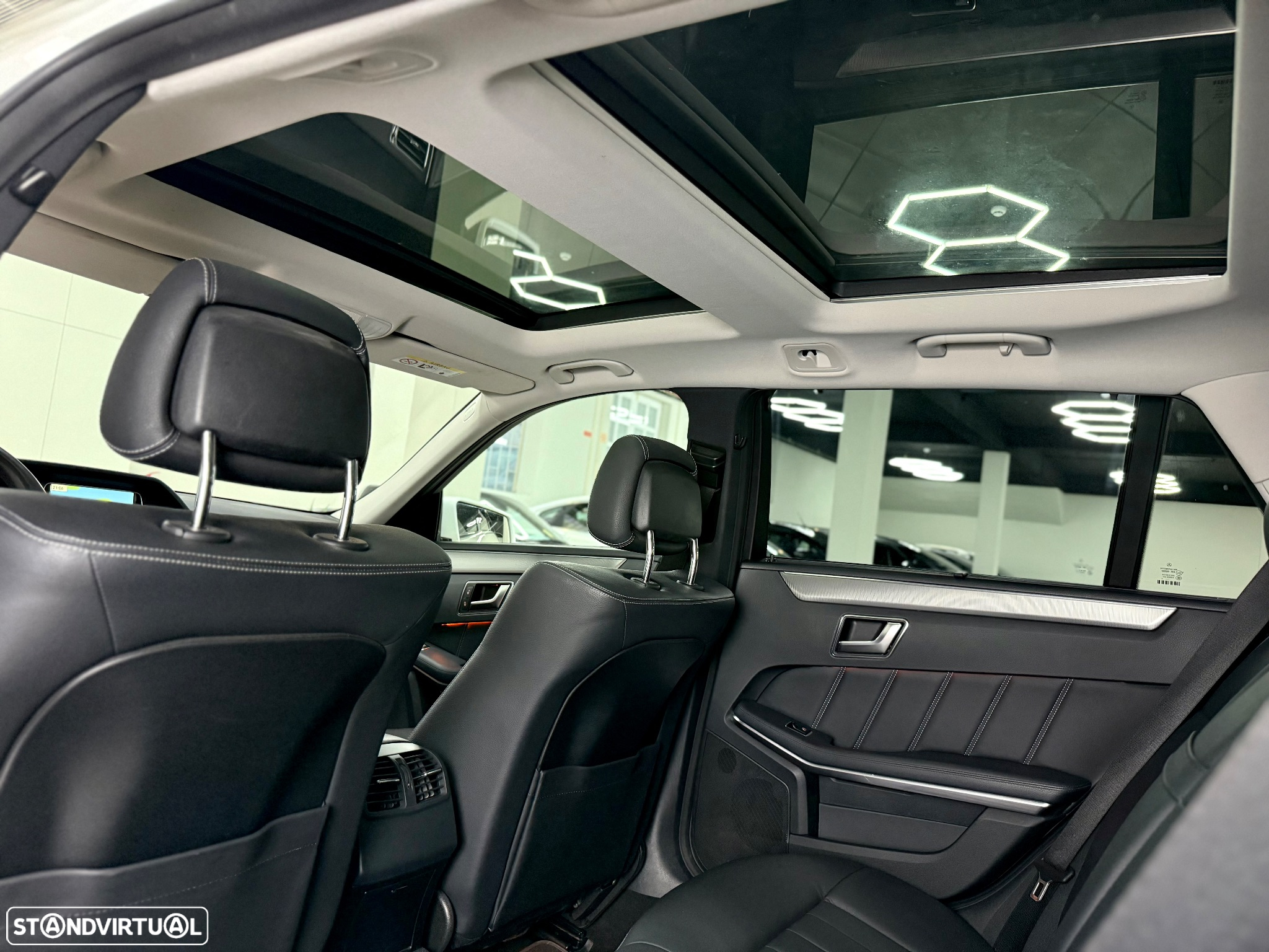 Mercedes-Benz E 300 Bluetec Hybrid Avantgarde - 31