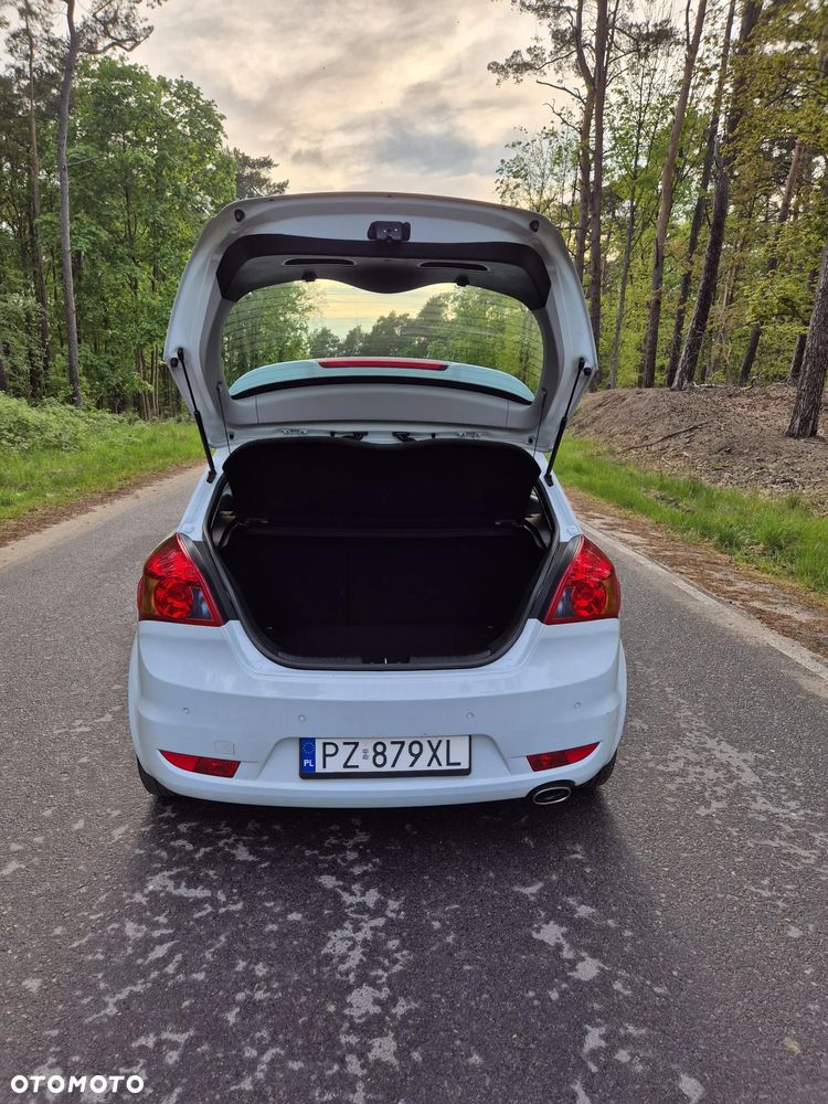 Kia Ceed - 7