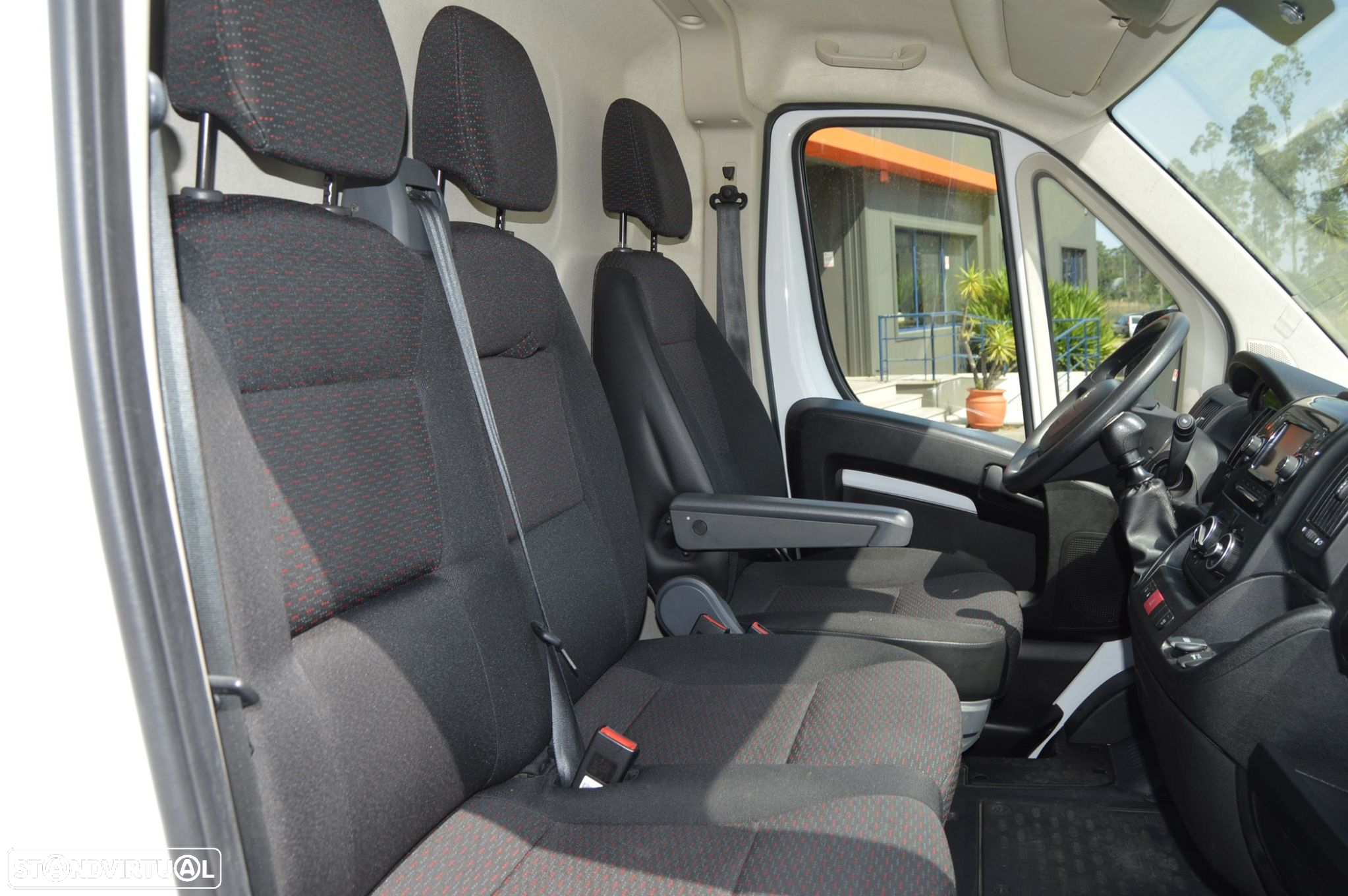 Peugeot Boxer 2.2 BlueHDi 333 L2 CD - 8
