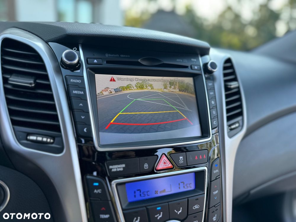 Hyundai i30 1.6 CRDi Fifa World Cup Edition - 39