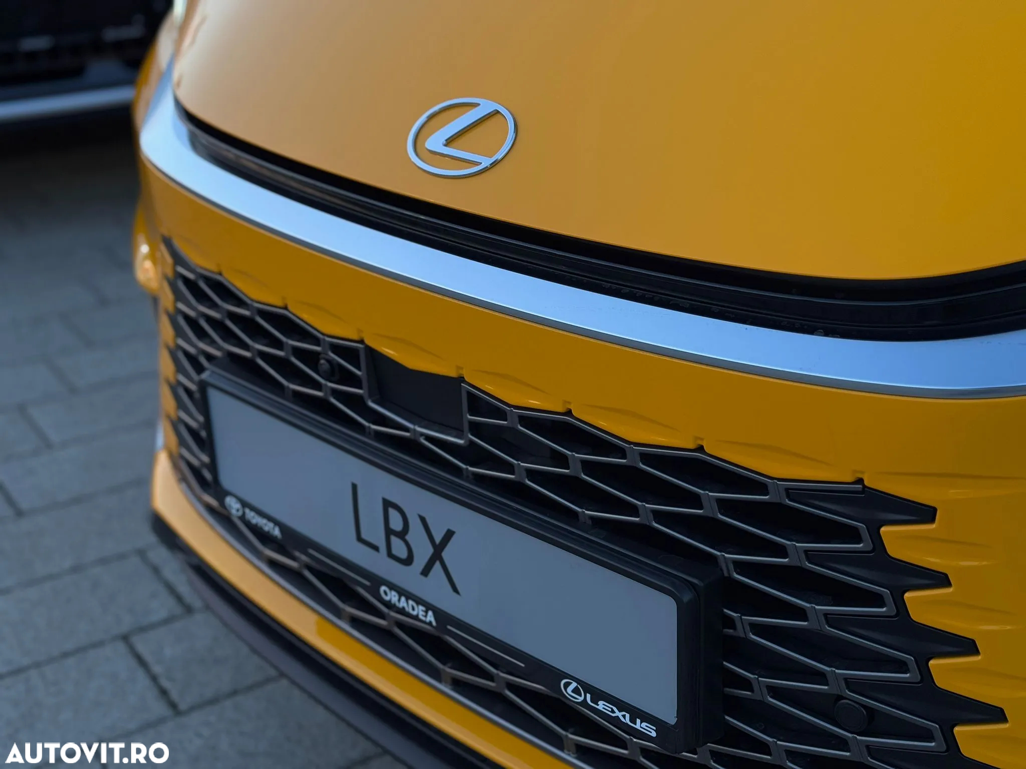 Lexus LBX 1.5 HEV 4x2 CVT Cool - 3