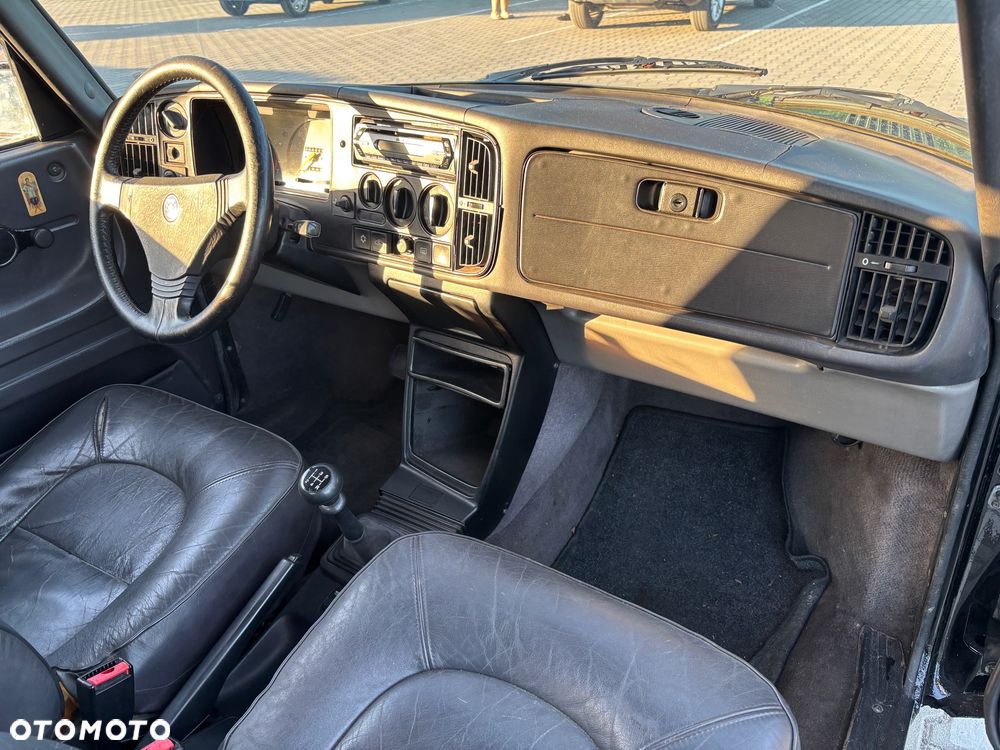 Saab 900 - 32