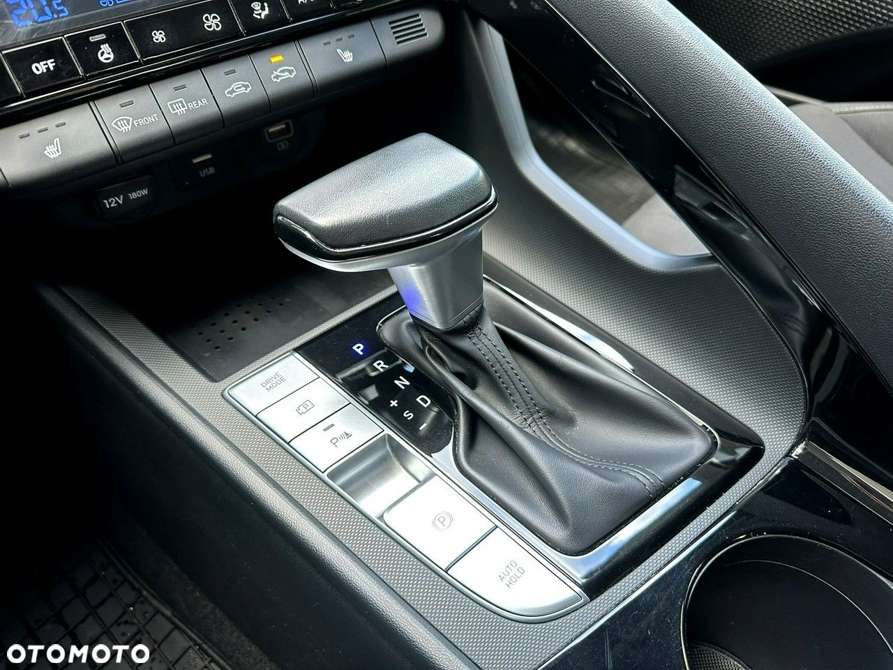 Hyundai Elantra 1.6 Executive CVT - 25
