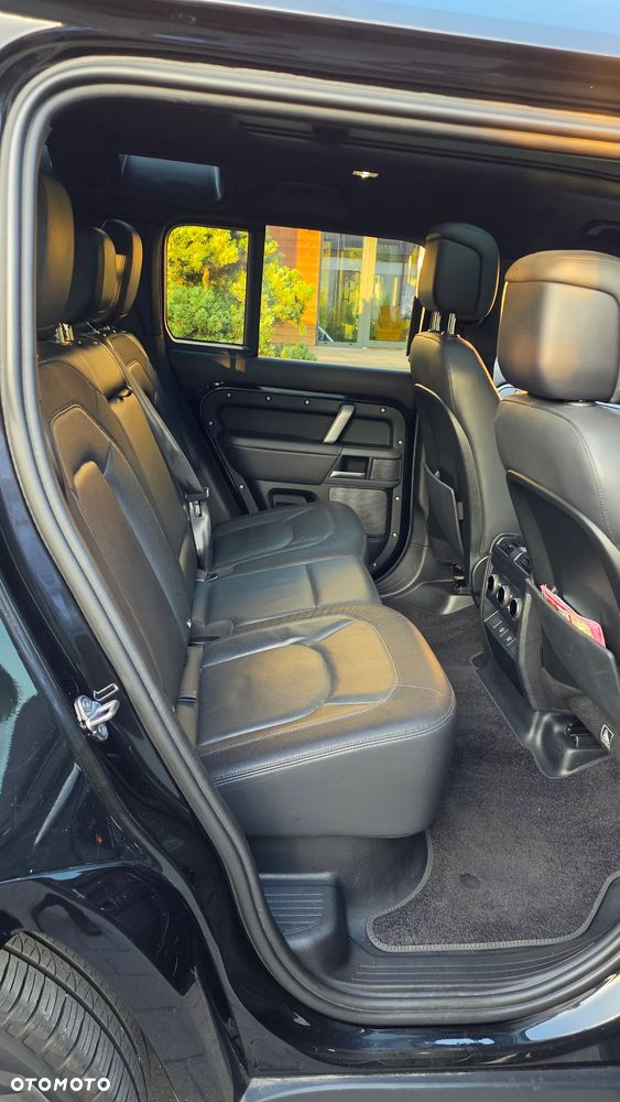 Land Rover Defender 3.0 P400 mHEV X-Dynamic HSE - 13