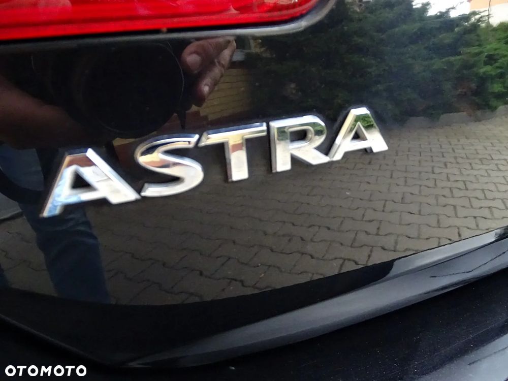 Opel Astra 1.6 Design Edition - 27