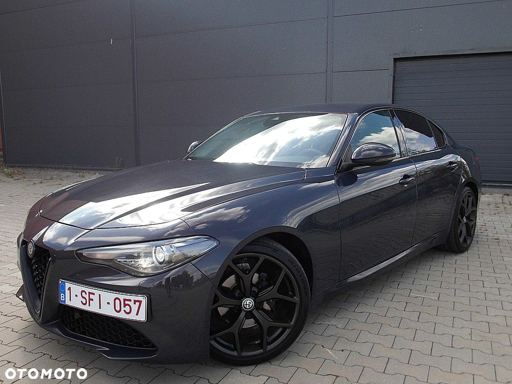 Alfa Romeo Giulia 2.2 AT8 Business - 13