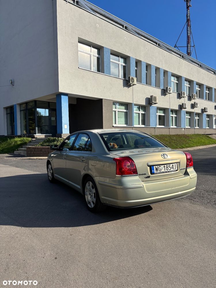 Toyota Avensis - 4