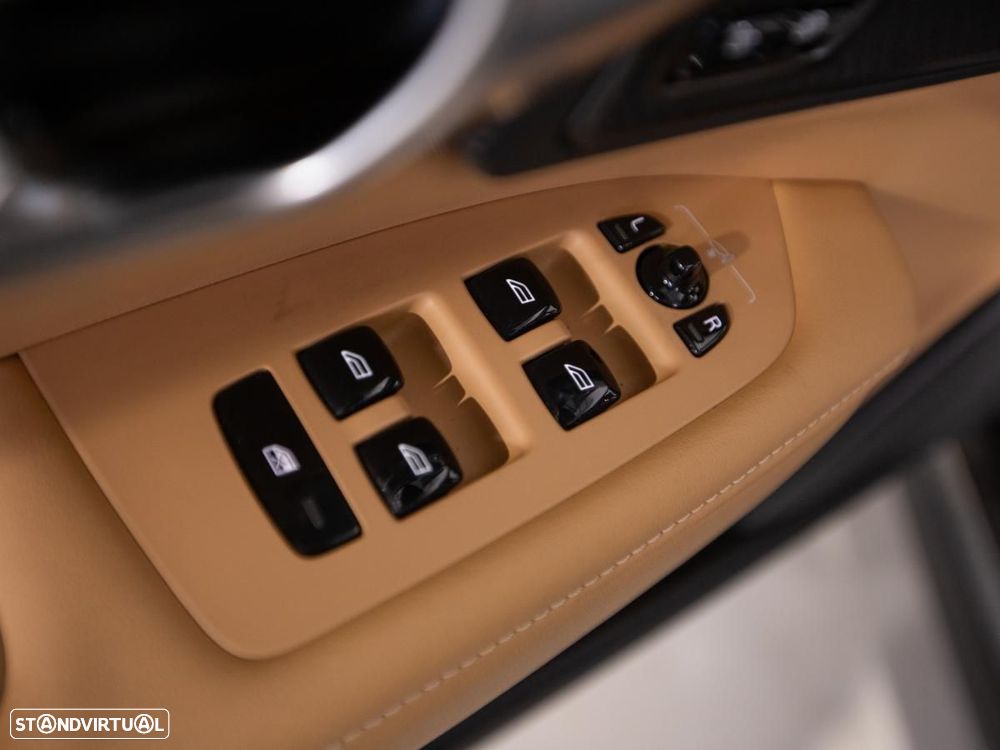 Volvo V90 2.0 T8 PHEV Inscription Expression AWD - 13