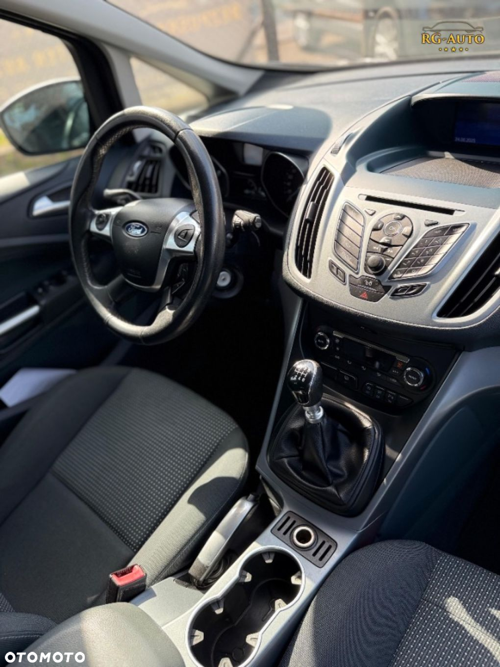 Ford Grand C-MAX - 24