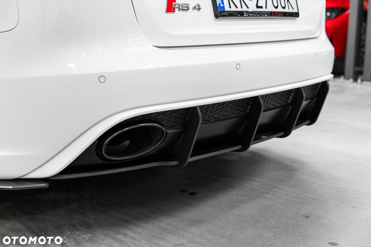 Audi RS4 Avant S tronic - 15