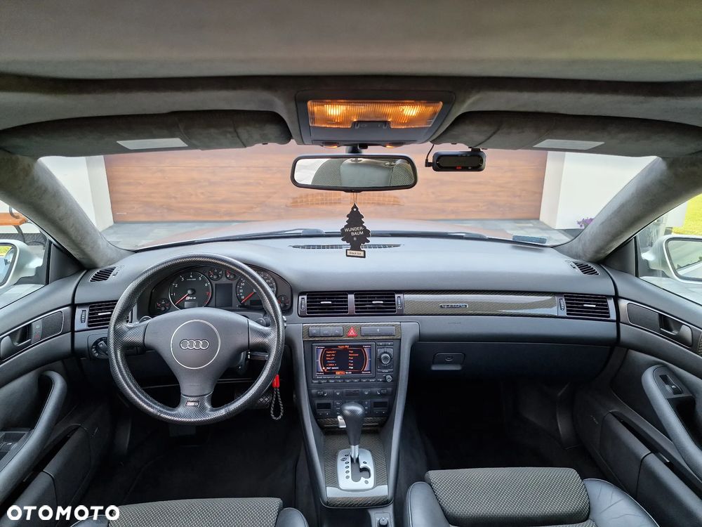 Audi RS6 Standard - 14