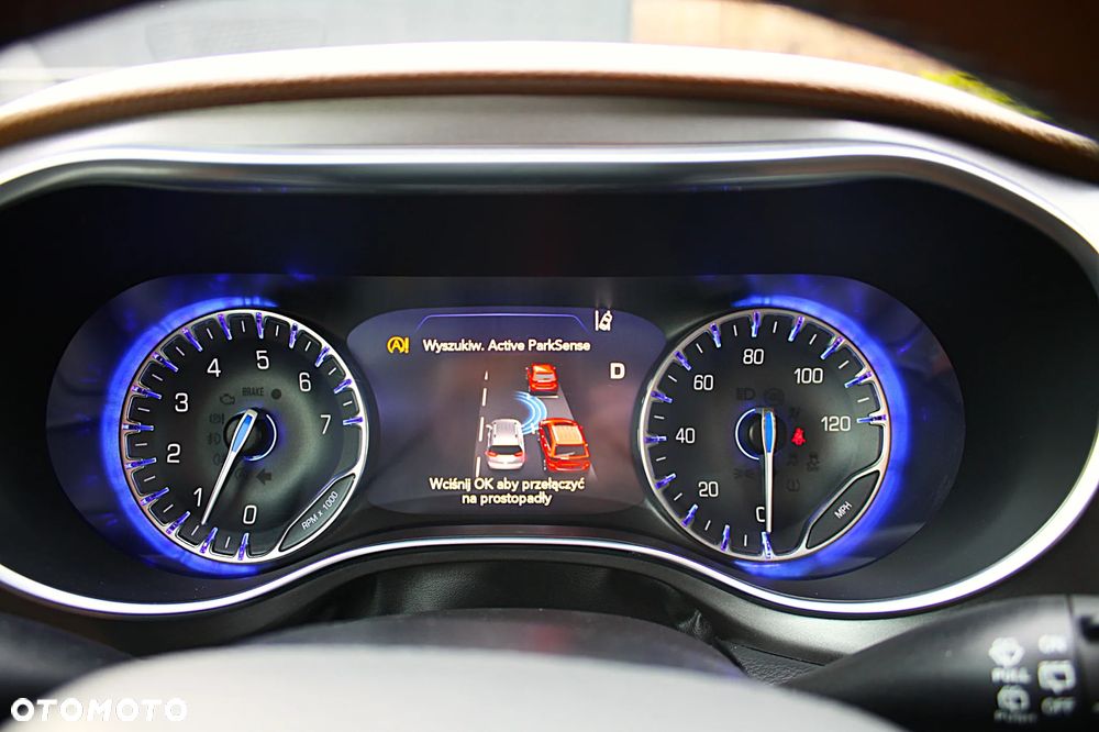 Chrysler Pacifica - 26