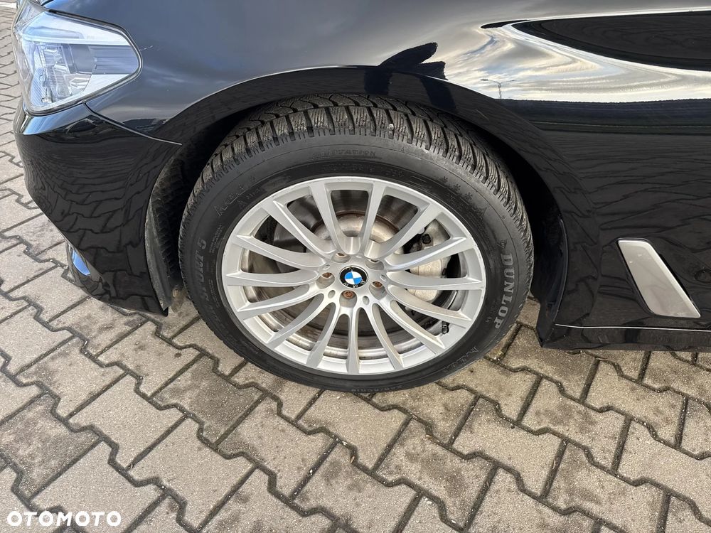 BMW Seria 5 530i GPF xDrive Sport Line sport - 29