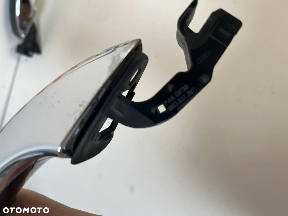 Audi Q5 Osłona klamki drzwi przednich PRAWA 8R0837208 - 4