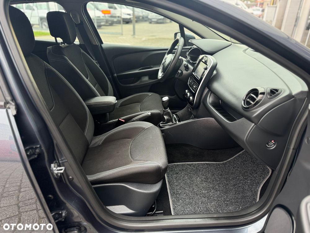 Renault Clio - 17