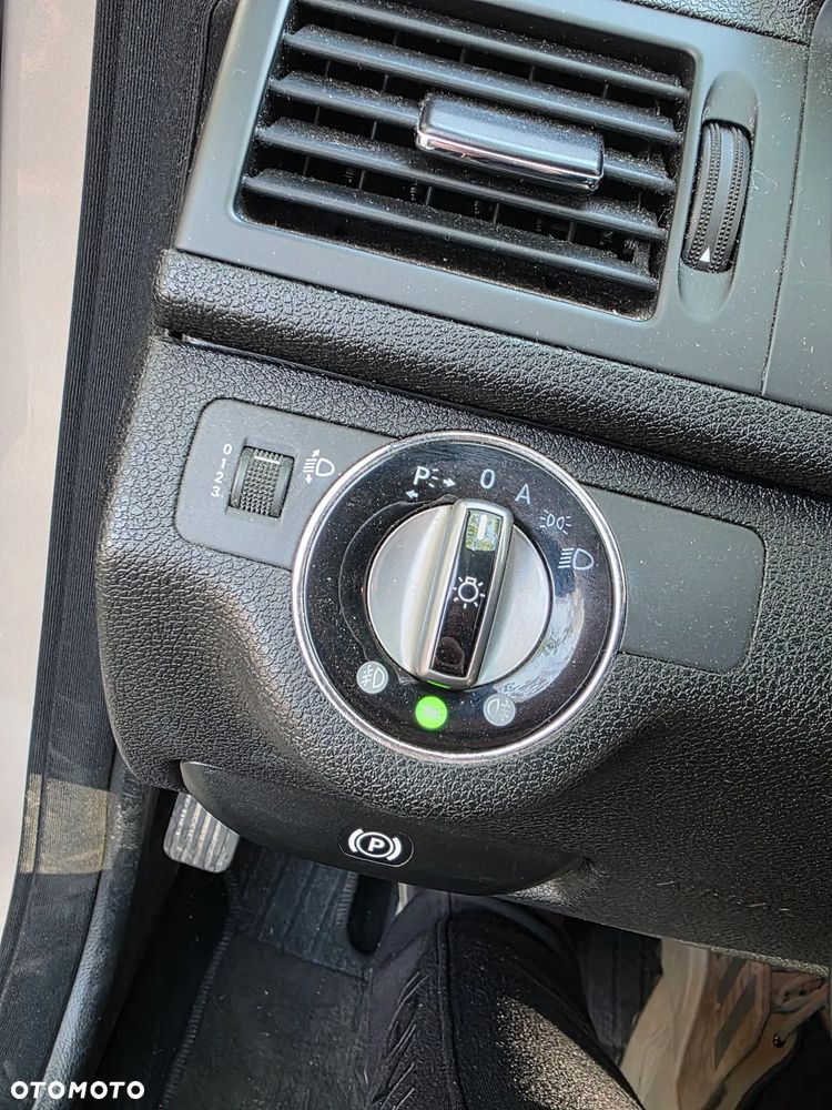 Mercedes-Benz Klasa C 220 CDI Elegance - 27