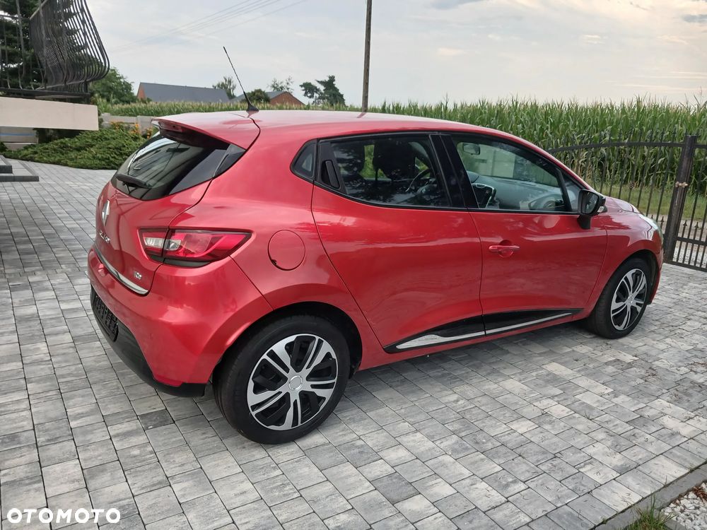 Renault Clio 0.9 TCe Business - 23