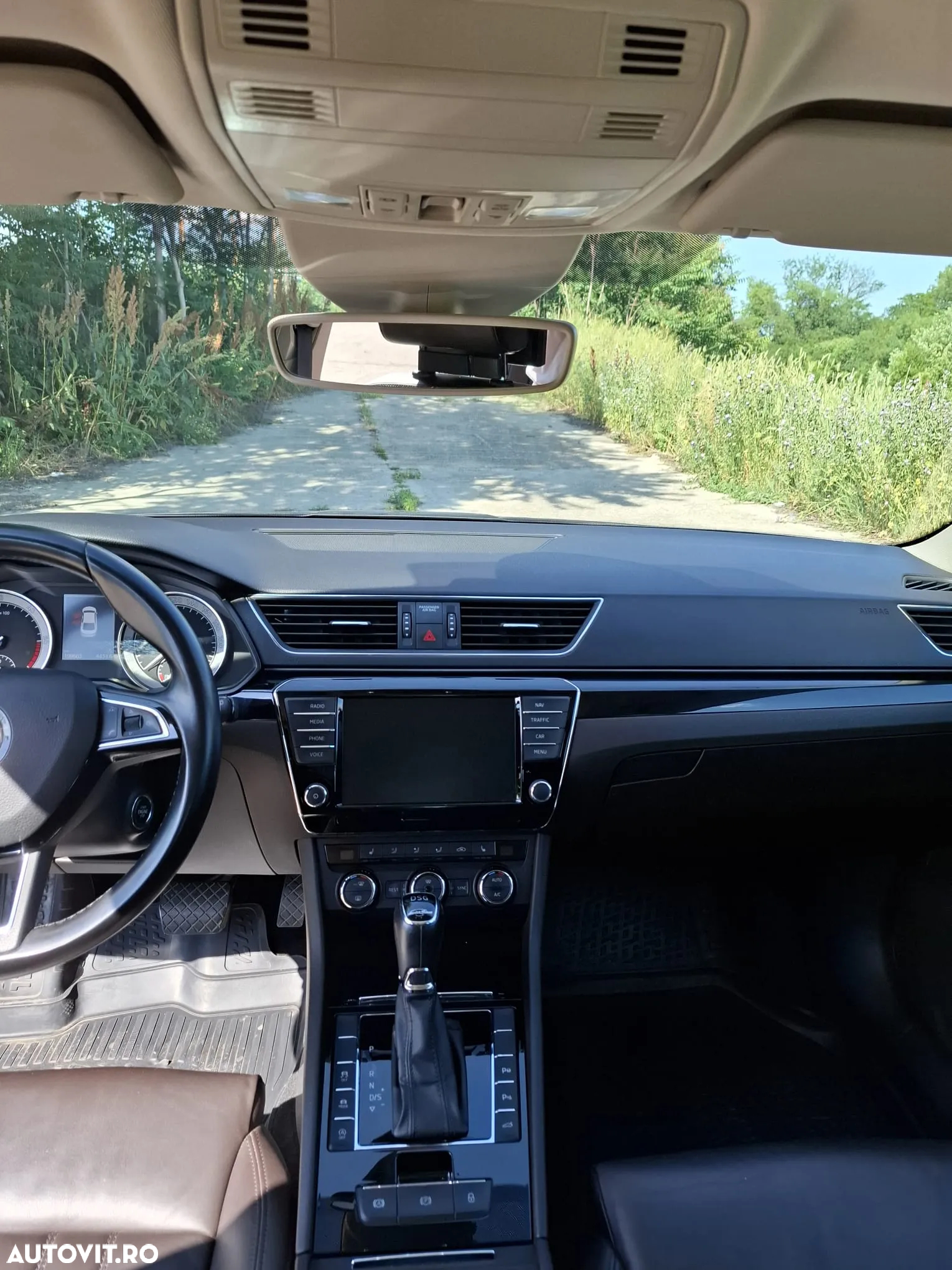 Skoda Superb 2.0 TDI DSG Laurin & Klement - 10