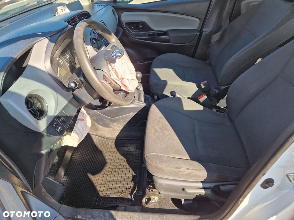 Toyota Yaris 1.5 Active - 17