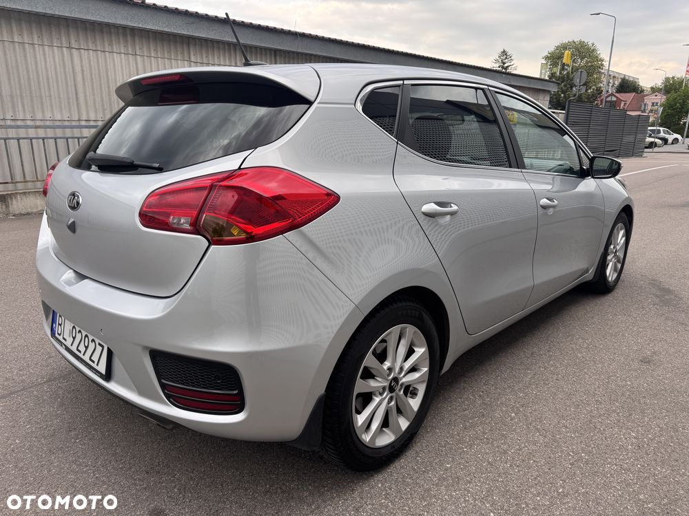 Kia Ceed 1.6 GDI DCT Platinum Edition - 9