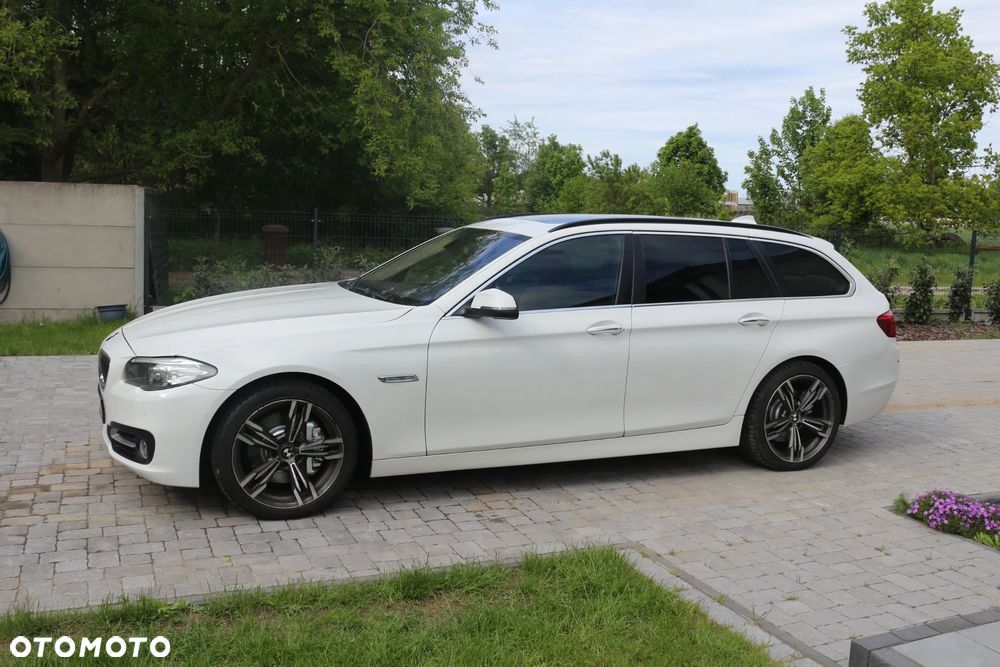 BMW Seria 5 525d Luxury Line - 2