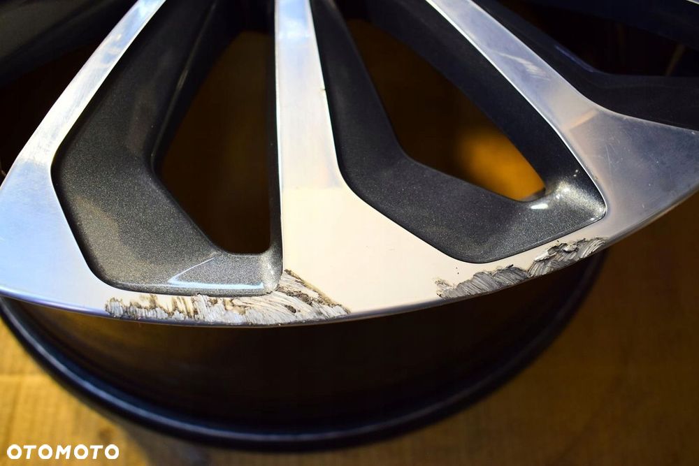 AUDI 21 Q7 Q8 E-TRON 4KE Nowy Model Oryginał - 2