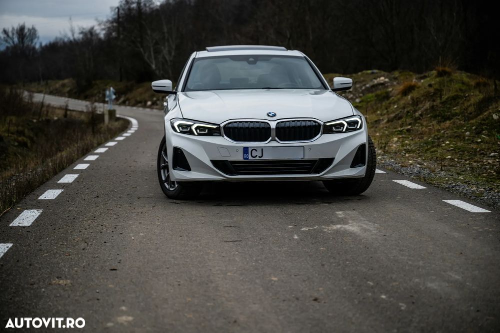 BMW Seria 3 330i xDrive Aut. Sport Line - 1