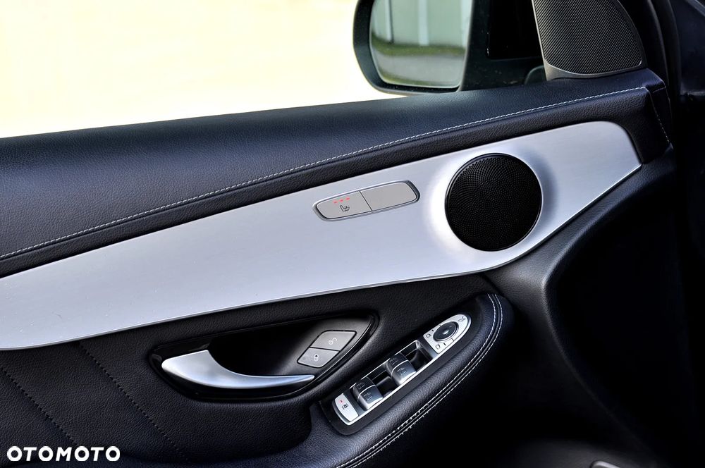 Mercedes-Benz GLC 220 d 4Matic 9G-TRONIC AMG Line Advanced - 27