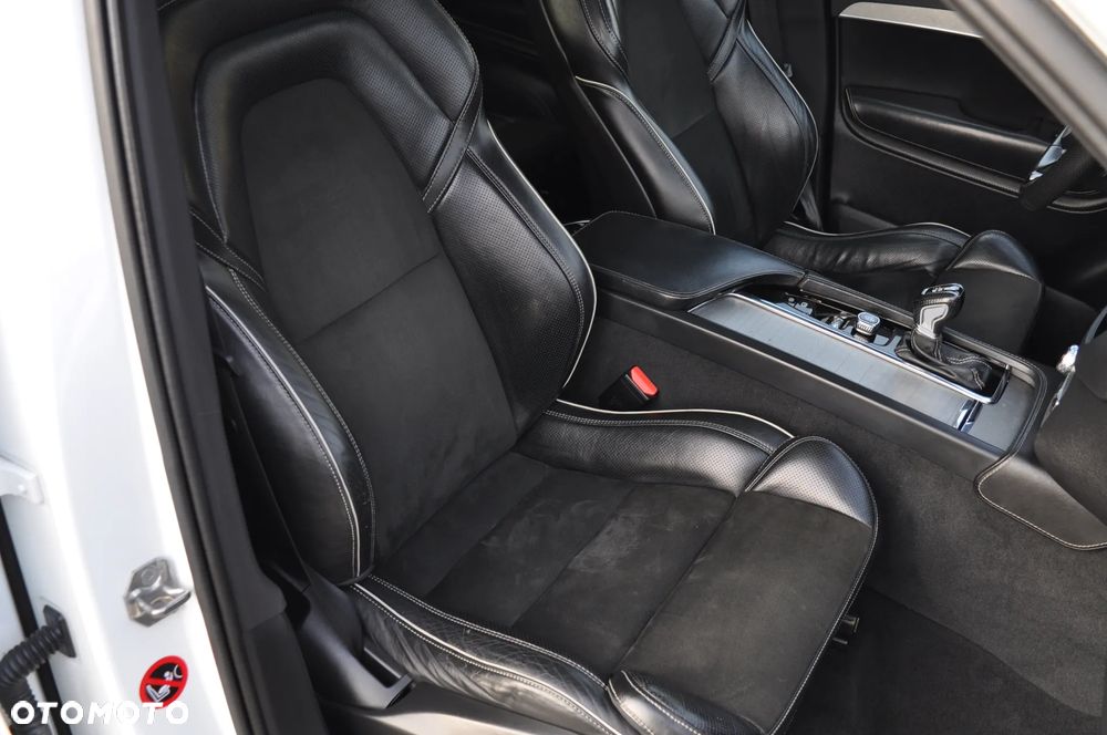 Volvo XC 90 D5 AWD R-Design - 34