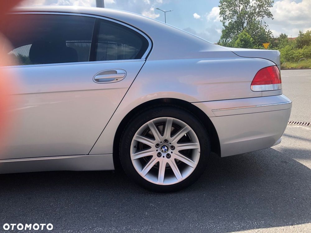 BMW Seria 7 745i L - 27