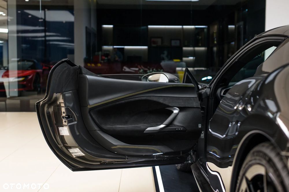 Ferrari 296 GTB - 17