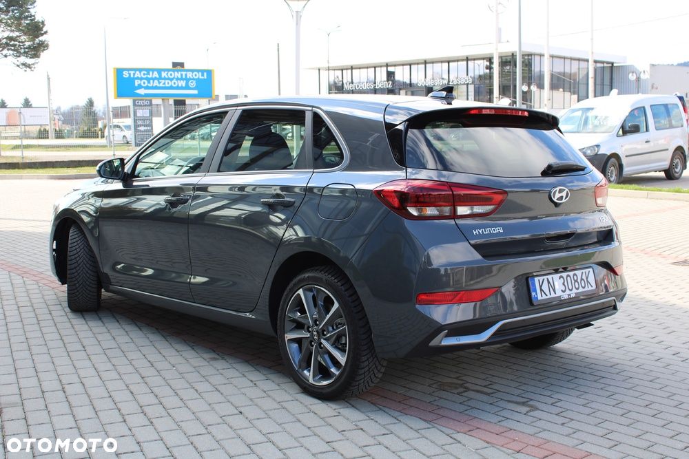 Hyundai i30 ver-1-5-t--gdi-48v-smart-dct - 11