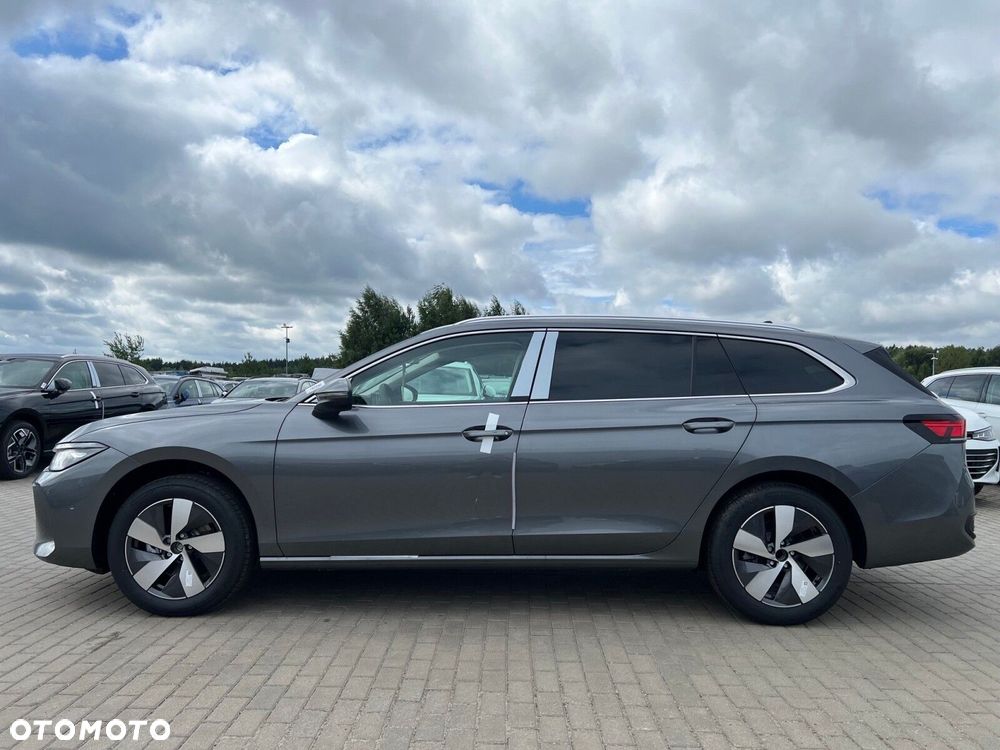 Volkswagen Passat Variant 1.5 TSI ACT mHEV Business Plus DSG - 4