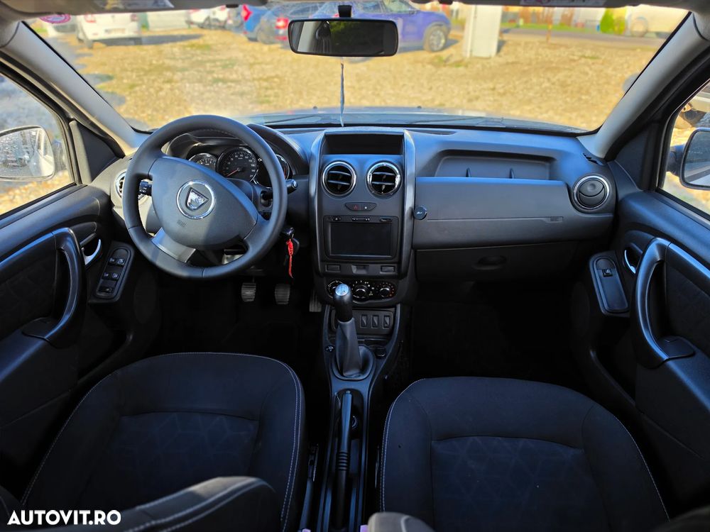 Dacia Duster 1.6 4x2 Laureate - 8