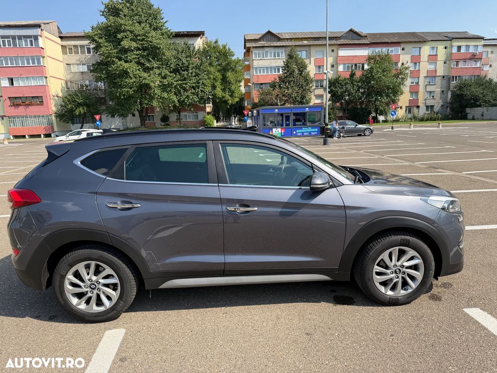 Hyundai Tucson blue 1.7 CRDi 2WD Intro Edition - 24