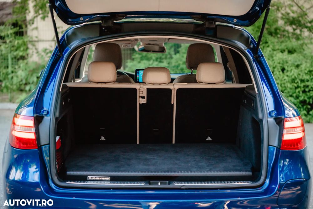 Mercedes-Benz GLC - 32