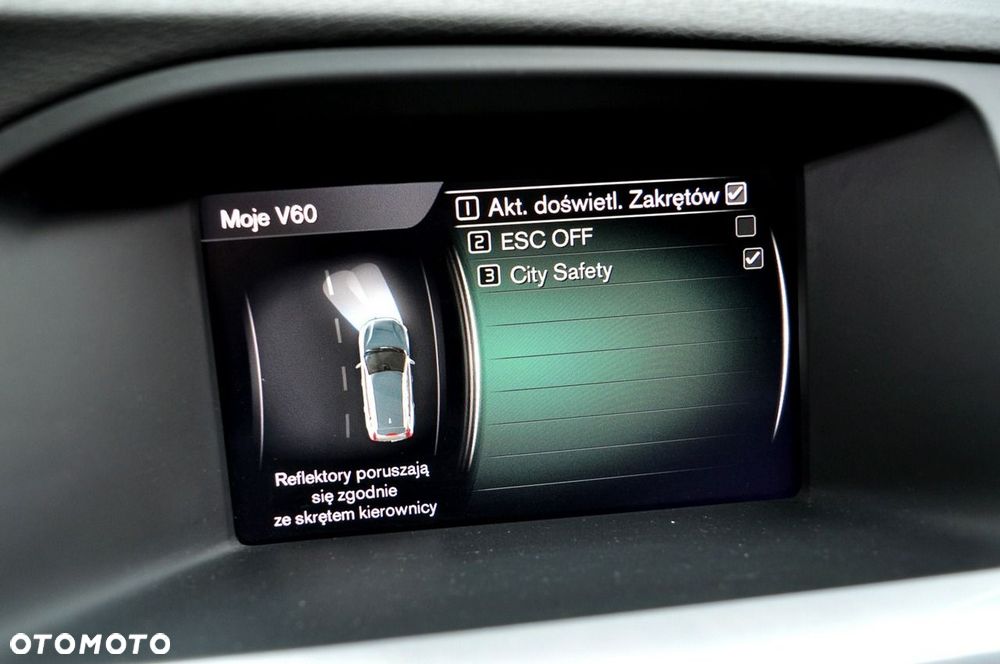 Volvo V60 D3 R-Design - 34