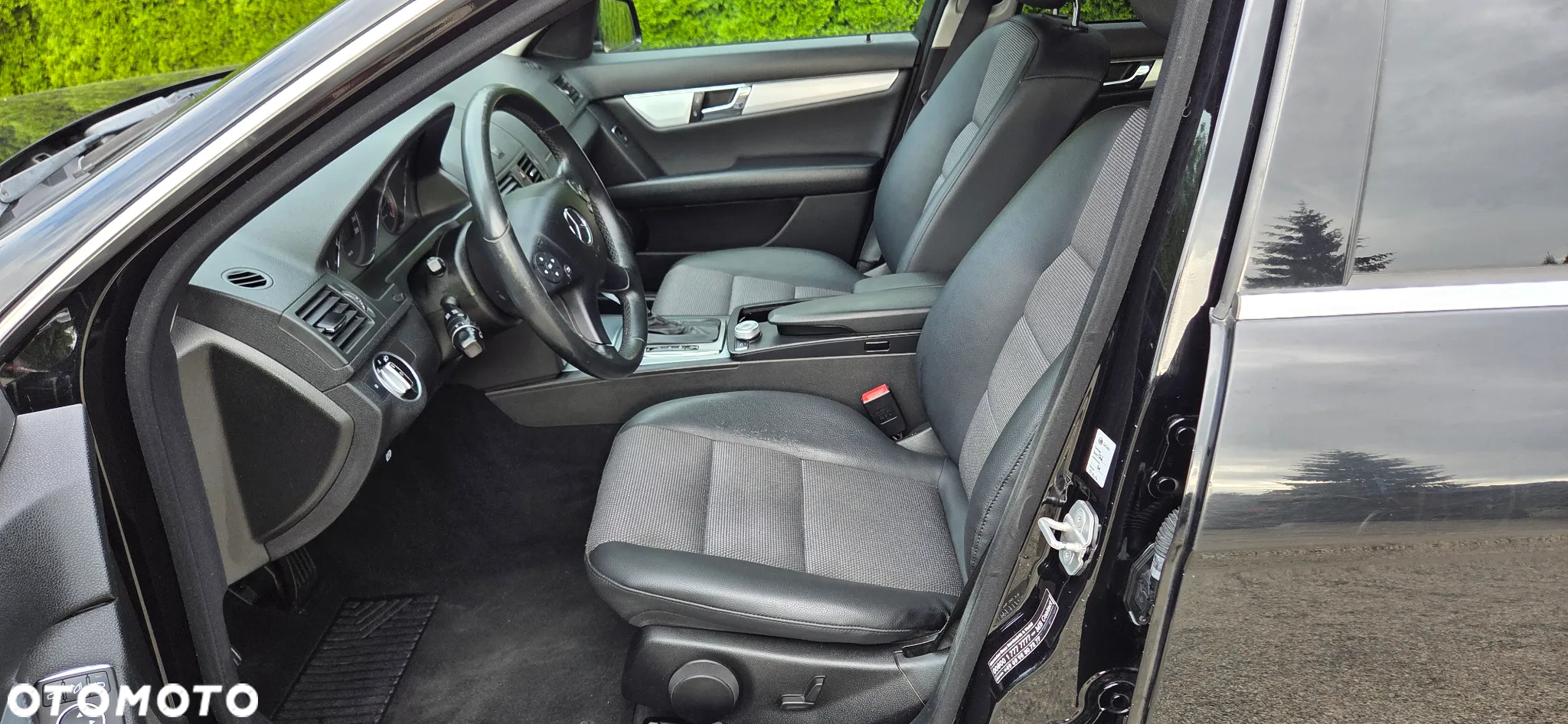 Mercedes-Benz Klasa C 180 T CGI Automatik BlueEFFICIENCY Avantgarde - 30