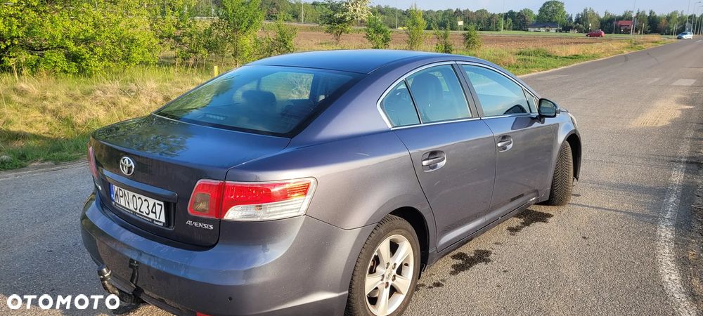 Toyota Avensis 1.8 Sol - 17