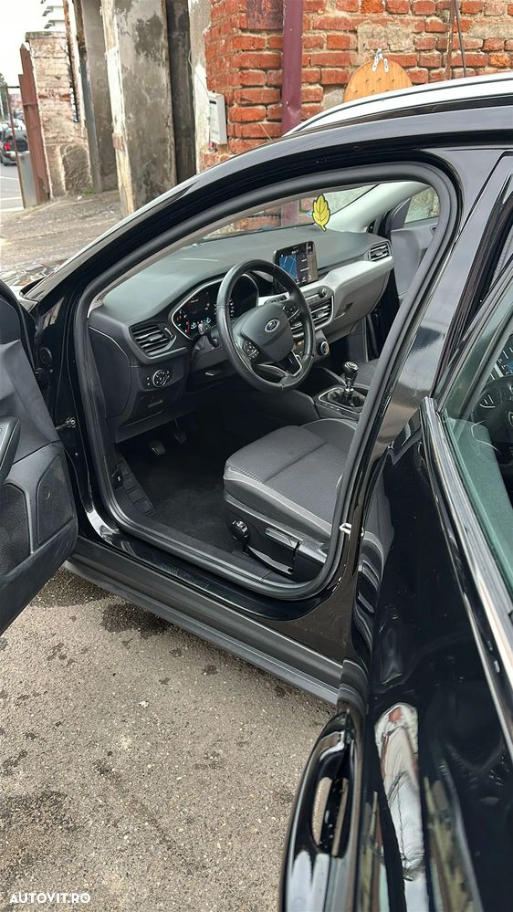 Ford Focus 1.0 EcoBoost 6MT MHEV Titanium X - 18