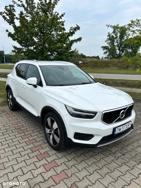Volvo XC 40 T3 Momentum Pro - 2