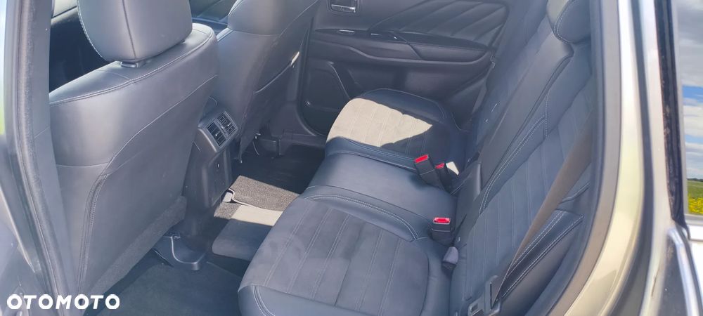 Mitsubishi Outlander 2.4 4WD Top - 10